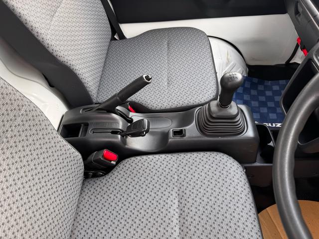 キャリイトラック 頑丈ダンプ　マニュアルエアコン　ＰＳ　４ＷＤ　ミッション　ダンプ（12枚目）
