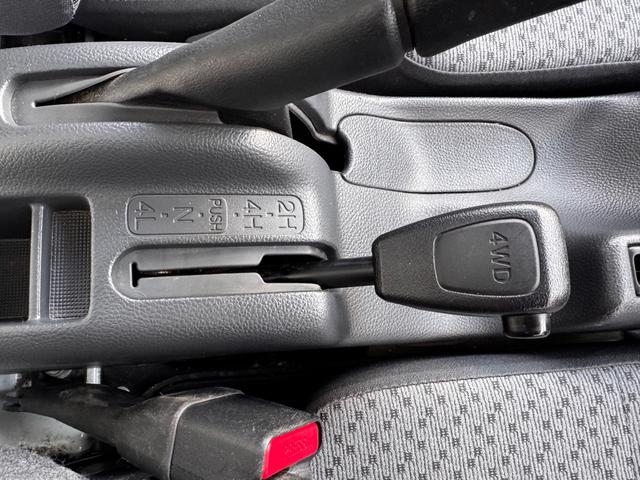 キャリイトラック 頑丈ダンプ　マニュアルエアコン　ＰＳ　４ＷＤ　ミッション　ダンプ（14枚目）