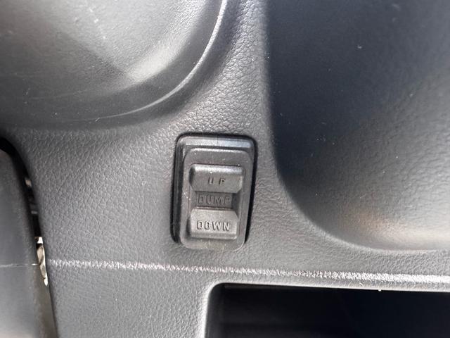 キャリイトラック 頑丈ダンプ　マニュアルエアコン　ＰＳ　４ＷＤ　ミッション　ダンプ（17枚目）