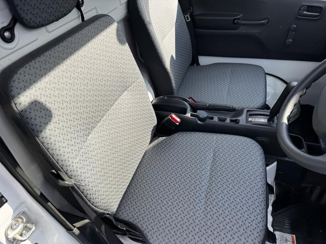 ＮＴ１００クリッパートラック ＤＸ　ＰＳ　４ＷＤ　エアコンパワステ　オートマ車（11枚目）