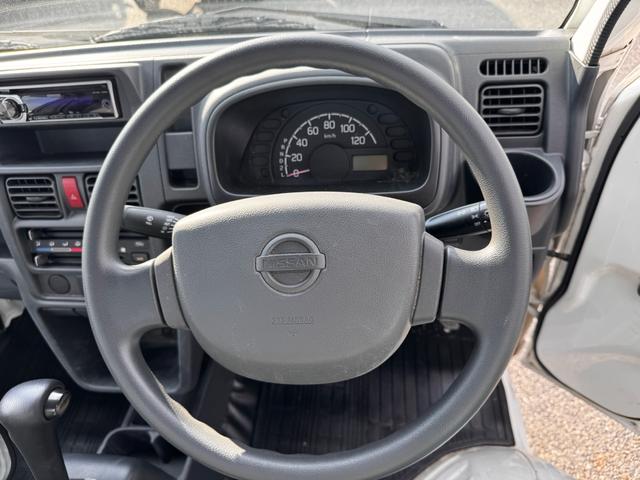 ＮＴ１００クリッパートラック ＤＸ　ＰＳ　４ＷＤ　エアコンパワステ　オートマ車（12枚目）