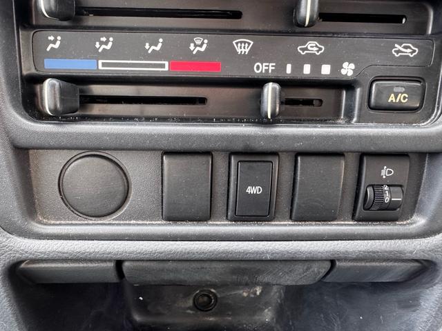 ＮＴ１００クリッパートラック ＤＸ　ＰＳ　４ＷＤ　エアコンパワステ　オートマ車（14枚目）