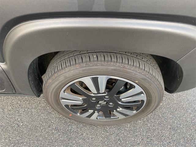 右前 タイヤの溝もまだまだございますので安心して乗っていただけます。