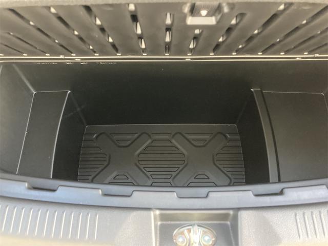 最近はスペアタイヤではなく、パンク応急セットとしてジャッキ、ボンド、空気入れが搭載されている車がほとんどです。不安な場合はJAFのご加入をお勧めします。パンク修理を無料でしてもらえるので安心です。