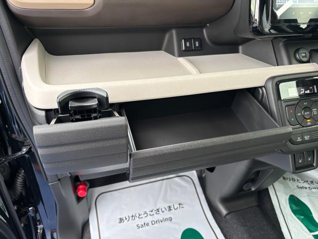 スペーシア ハイブリッドＸ　登録済届出済未使用車・セーフティーサポート・４ＷＤ・９インチフルセグナビ・全方位カメラ・ＬＥＤヘッドライト・サーキュレーター・両側電動スライド・シートヒーター・オットマン・クリアランスソナー・（57枚目）
