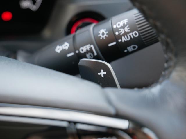 �y�p�h���V�t�g�z�@�w��̃p�h���ŊȒP�ɃV�t�g�`�F���W�B��y�Ƀ}�j���A���Ԋ��o�ŁA�X�|�[�e�B�ȃh���C�u���y���ނ��Ƃ��ł��܂��B