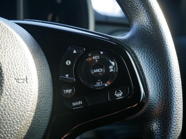 �y�N���[�Y�R���g���[���z�������H�ȂǂŃA�N�Z���𑀍삵�Ȃ��Ă��ݒ葬�x�ő��s�\�ł��B�����O�h���C�u���ɂƂĂ��֗��ł��B