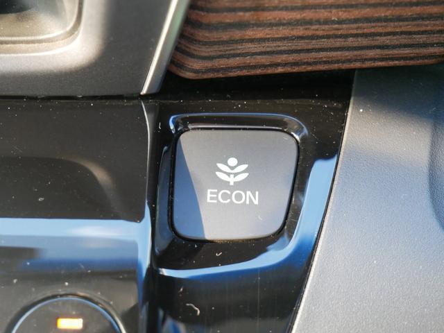 フリード＋ハイブリッド ハイブリッド・クロスターホンダセンシング　Ｈｏｎｄａ認定中古車　ナビ　Ｂｌｕｅｔｏｏｔｈｅ　バックカメラ　両側電動スライドドア　運転席＆助手席シートヒーター　ＥＴＣ　フロアマット　地デジフルセグ　両側電動スライドドア（17枚目）