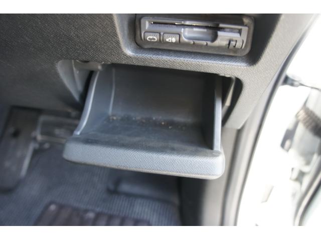 Z CD DVD ラジオ TV ナビ スマートキー ETC エアコン パワーステアリング パワーウィンドウ 運転席エアバッグ 助手席エアバッグ 盗難防止システム 衝突安全ボディ 修復歴有り(20枚目)