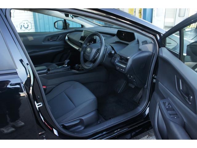 プリウス Ｕ　Ｂｌｕｅｔｏｏｔｈ　ラジオ　ＴＶ　ナビ　ＵＳＢ　ＥＴＣ　エアコン　パワーステアリング　パワーウィンドウ　運転席エアバッグ　助手席エアバッグ　ＡＢＳ　ＥＳＣ　スマートキー　盗難防止システム　修復歴無し（9枚目）