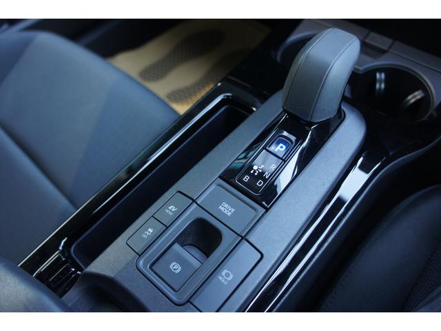 プリウス Ｕ　Ｂｌｕｅｔｏｏｔｈ　ラジオ　ＴＶ　ナビ　ＵＳＢ　ＥＴＣ　エアコン　パワーステアリング　パワーウィンドウ　運転席エアバッグ　助手席エアバッグ　ＡＢＳ　ＥＳＣ　スマートキー　盗難防止システム　修復歴無し（29枚目）