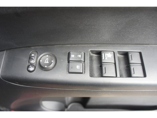 Ｎ－ＢＯＸ Ｇ　ＳＳパッケージ　ＣＤ　ＤＶＤ　ＴＶ　ナビ　エアコン　パワーステアリング　パワーウィンドウ　運転席エアバッグ　助手席エアバッグ　ＡＢＳ　ＥＳＣ　スマートキー　盗難防止システム　衝突安全ボディ　ベンチシート　修復歴無し（11枚目）