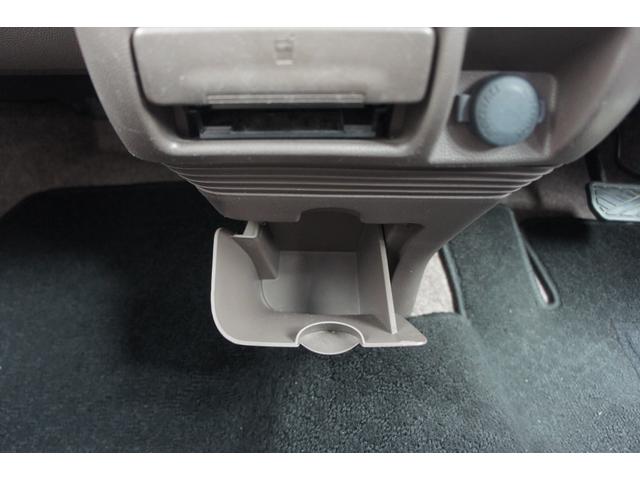 アルトラパン Ｇ　ＣＤ　ラジオ　ＵＳＢ　ＡＵＸ　エアコン　パワーステアリング　パワーウィンドウ　運転席エアバッグ　助手席エアバッグ　ＡＢＳ　スマートキー　盗難防止システム　衝突安全ボディ　ベンチシート　修復歴無し（29枚目）