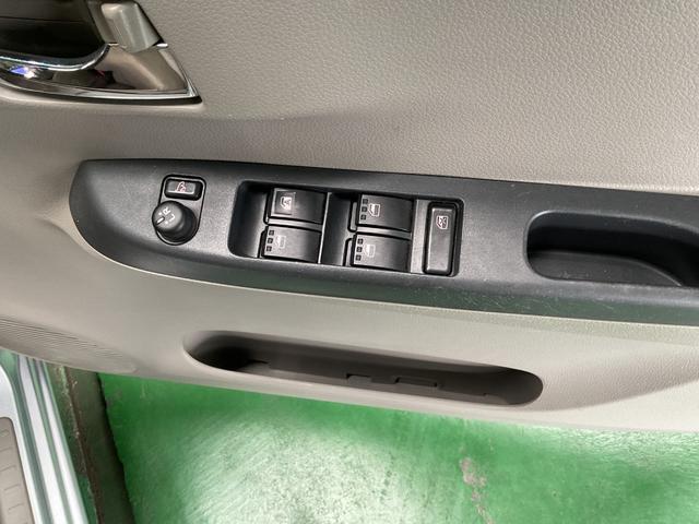 ミライース Ｘ　ＥＴＣ　ナビ　ＴＶ　アイドリングストップ　電動格納ミラー　ＣＶＴ　盗難防止システム　ＡＢＳ　衝突安全ボディ　エアコン　パワーステアリング　パワーウィンドウ　禁煙車両（9枚目）