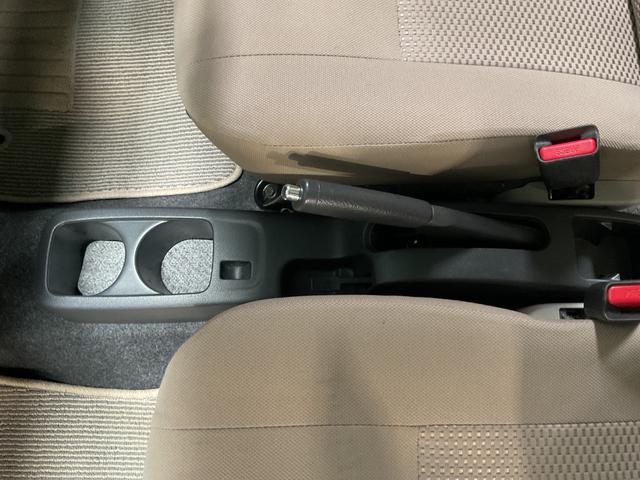 ミライース Ｘ　ＥＴＣ　ナビ　ＴＶ　アイドリングストップ　電動格納ミラー　ＣＶＴ　盗難防止システム　ＡＢＳ　衝突安全ボディ　エアコン　パワーステアリング　パワーウィンドウ　禁煙車両（26枚目）