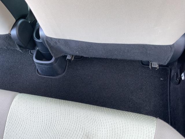 アクア Ｓ　ＥＴＣ　バックカメラ　ナビ　ＴＶ　オートライト　スマートキー　アイドリングストップ　電動格納ミラー　シートヒーター　ＣＶＴ　衝突安全ボディ　ＡＢＳ　ＥＳＣ　エアコン　パワーステアリング　禁煙（31枚目）