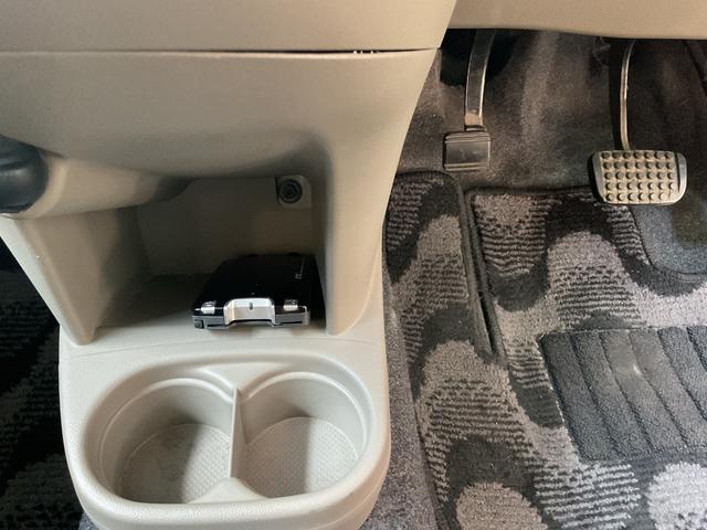 プレオ Ｌ　ＥＴＣ　キーレスエントリー　電動格納ミラー　ＣＶＴ　ＡＢＳ　ＣＤ　衝突安全ボディ　エアコン　パワーステアリング　パワーウィンドウ　禁煙車　盗難防止システム（6枚目）