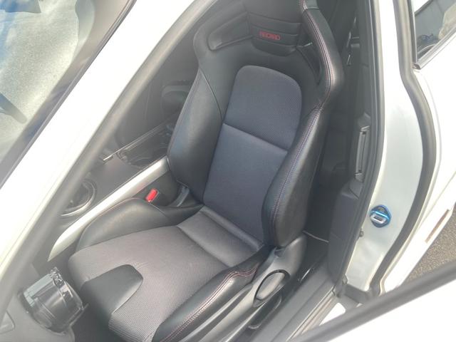 ＲＸ－８ タイプＲＳ　圧縮測定済み／純正レカロレザーシート／ＷＯＲＫ１８インチＡＷ／Ｒマジックマフラー／６ＭＴ／ＨＩＤ／カーボン調リアウイング（25枚目）