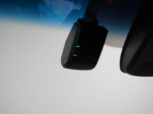 ヴェゼル ハイブリッドＺ・ホンダセンシング　ナビ　バックカメラ　前後ドライブレコーダー　ＥＴＣ　パドルシフト　アダプティブクルーズコントロール　シートヒーター　プッシュスタート　スマートキー　Ｂｌｕｅｔｏｏｔｈ　フルセグＴＶ　ＤＶＤ　ＵＳＢ接続（9枚目）