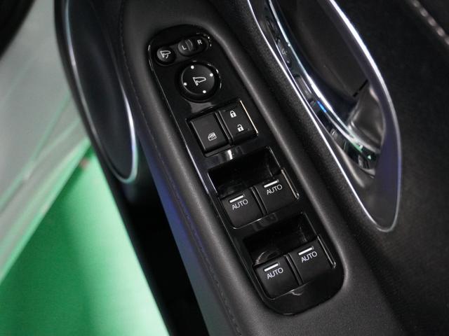 ヴェゼル ハイブリッドＺ・ホンダセンシング　ナビ　バックカメラ　前後ドライブレコーダー　ＥＴＣ　パドルシフト　アダプティブクルーズコントロール　シートヒーター　プッシュスタート　スマートキー　Ｂｌｕｅｔｏｏｔｈ　フルセグＴＶ　ＤＶＤ　ＵＳＢ接続（39枚目）