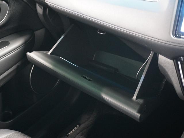 ヴェゼル ハイブリッドＺ・ホンダセンシング　ナビ　バックカメラ　前後ドライブレコーダー　ＥＴＣ　パドルシフト　アダプティブクルーズコントロール　シートヒーター　プッシュスタート　スマートキー　Ｂｌｕｅｔｏｏｔｈ　フルセグＴＶ　ＤＶＤ　ＵＳＢ接続（58枚目）