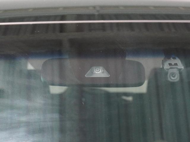 【ホンダセンシング】「ミリ波レーダー」と「単眼カメラ」の異なる特性を持つ２つのセンサーなどにより、安心・快適な運転を支援します。