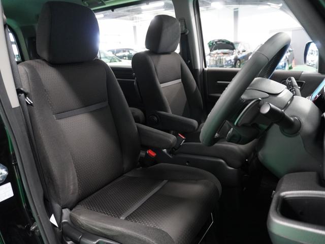 【運転席・助手席】座り心地の良い運転席・助手席です。長時間のドライブの疲れ軽減に貢献します。どうぞ快適なドライブを。