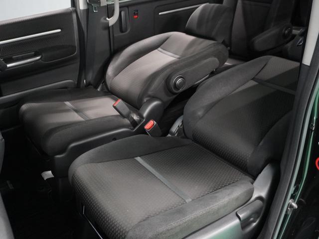 【運転席・助手席】座り心地の良い運転席・助手席です。長時間のドライブの疲れ軽減に貢献します。どうぞ快適なドライブを。