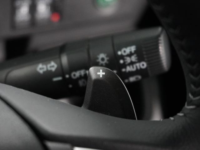 【パドルシフト】ハンドルから手を離さずに素早くシフトアップ＆ダウンができます。ホンダカーズ鳥取までお越しください。