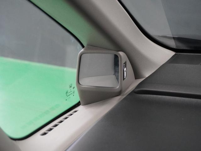 【サイドビューサポートミラー】停車時や発進時、対向車とのすれ違いや路肩に寄せるときなど、車両左側前方を確認するときに役立ちます。