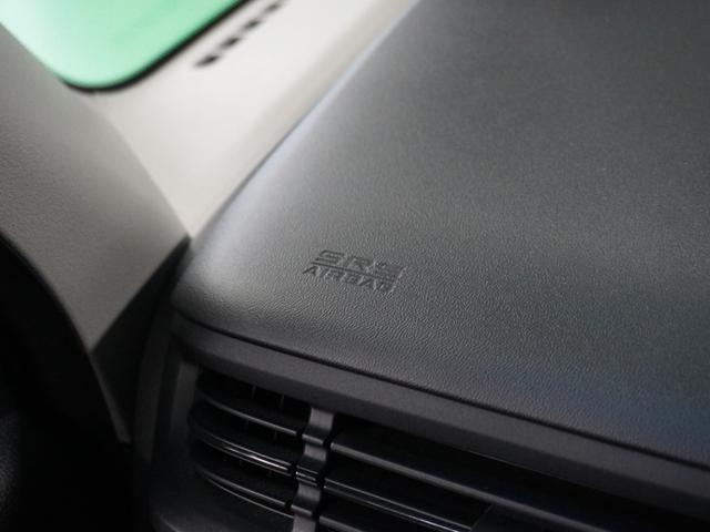 【助手席エアバッグ】助手席エアバックが付いてます。助手席の搭乗者を万が一の事故の際に衝撃から体を守ってくれます。