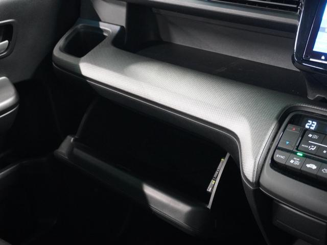 【収納多数】収納スペースがたくさんあります。機能的で使い勝手も便利です。