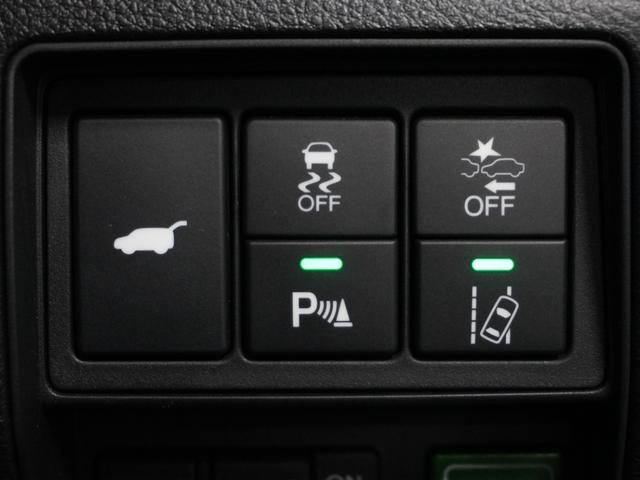 【充実の安全装備】車線逸脱警報機能や衝突軽減ブレーキ等の安全装備が充実です。