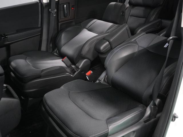 【運転席・助手席】座り心地の良い運転席・助手席です。長時間のドライブの疲れ軽減に貢献します。どうぞ快適なドライブを。