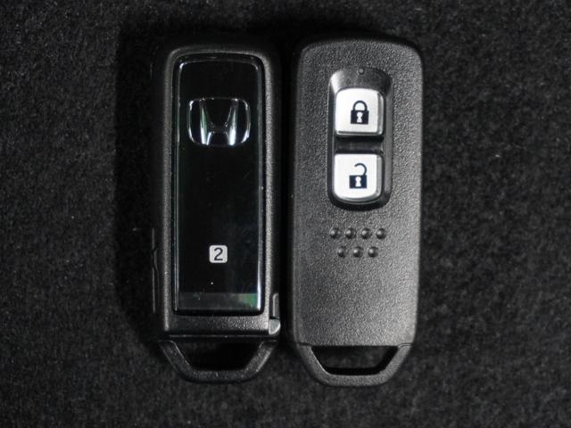 �y�X�}�[�g�L�[�z���������Ă���{�^�������������ŃG���W���n���B�h�A�̎{�����{�^�������������B���͖������Ȃ��l�Ƀ|�P�b�g�ɓ��ꂽ�܂܁B