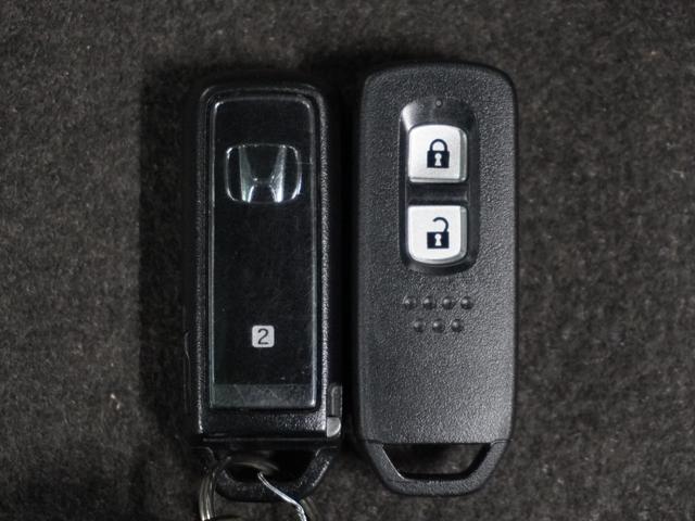 �y�X�}�[�g�L�[�z���������Ă���{�^�������������ŃG���W���n���B�h�A�̎{�����{�^�������������B���͖������Ȃ��l�Ƀ|�P�b�g�ɓ��ꂽ�܂܁B