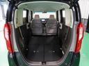【多彩なシートアレンジ 両席倒し】リアシートを倒すとさらに広々です。ホンダカーズ鳥取までお越しください。
