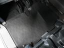 【フロアマット】フロアマットもキレイな状態となっております。ご納車前にも徹底的に洗浄・掃除した後ご納車させていただきます。