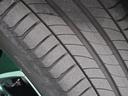 【タイヤ溝有り】タイヤの溝はしっかりと残ってますので安心してください。状態も良好です。ノーマルタイヤ、スタッドレスタイヤも取り扱っております。皆様のご来店お待ちしております。