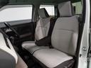 【運転席・助手席】座り心地の良い運転席・助手席です。長時間のドライブの疲れ軽減に貢献します。どうぞ快適なドライブを。