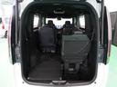 【多彩なシートアレンジ 片席倒し】リアシートを片側倒すと長物も運べます。ホンダカーズ鳥取までお越しください。