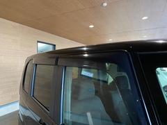 【ドアバイザー】は換気効率を高めてくれます◎ずっと密室の車内も少し窓を開けてあげればスッキリ車内に変わります♪ 7