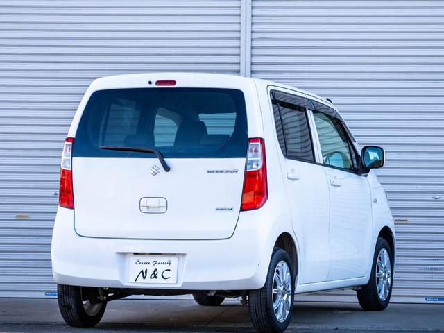 ワゴンＲ ＦＸ　全国対応１年保証　車検２年　キーレスエントリー　フルオートエアコン　パワステ　パワーウィンドウ　助手席シートアンダーボックス　盗難防止　Ｗエアバッグ　ＡＢＳ　衝突安全ボディ（18枚目）