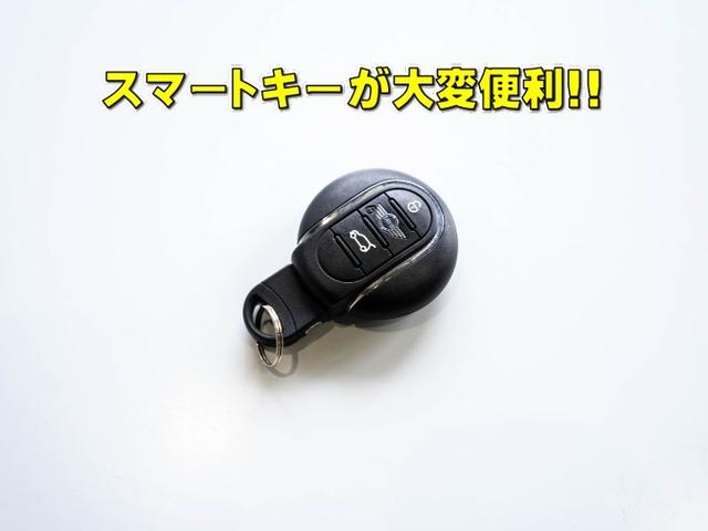 ＭＩＮＩ クーパーＳ　クーパーＳ　ツートンカラー　ローダウン　社外アルミ　スマートキー　純正ナビ　Ｂｌｕｅｔｏｏｔｈ　ＭＩＮＩドライビングモード　シートカバー　ステアリングスイッチ　オートエアコン　電動格納ミラー（10枚目）