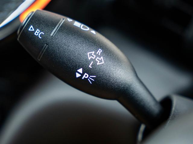 ＭＩＮＩ クーパーＳ　クーパーＳ　ツートンカラー　ローダウン　社外アルミ　スマートキー　純正ナビ　Ｂｌｕｅｔｏｏｔｈ　ＭＩＮＩドライビングモード　シートカバー　ステアリングスイッチ　オートエアコン　電動格納ミラー（37枚目）