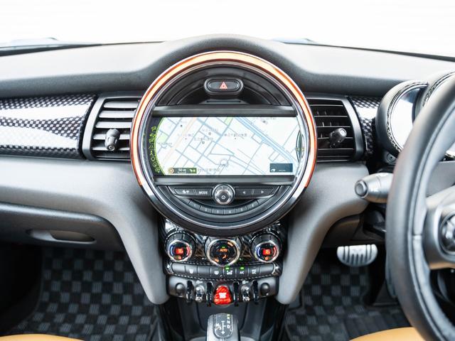 ＭＩＮＩ クーパーＳ　クーパーＳ　ツートンカラー　ローダウン　社外アルミ　スマートキー　純正ナビ　Ｂｌｕｅｔｏｏｔｈ　ＭＩＮＩドライビングモード　シートカバー　ステアリングスイッチ　オートエアコン　電動格納ミラー（41枚目）