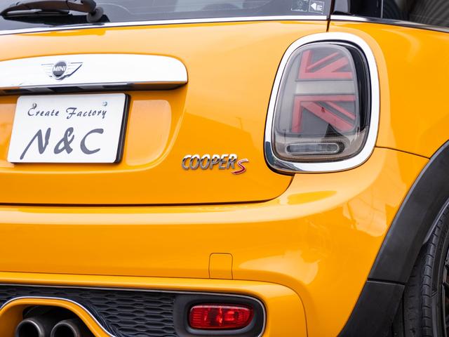 ＭＩＮＩ クーパーＳ　クーパーＳ　ツートンカラー　ローダウン　社外アルミ　スマートキー　純正ナビ　Ｂｌｕｅｔｏｏｔｈ　ＭＩＮＩドライビングモード　シートカバー　ステアリングスイッチ　オートエアコン　電動格納ミラー（58枚目）