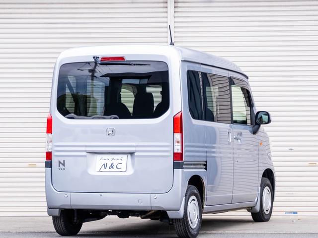 ボディコーティングも承っております。研修を受けたスタッフが丁寧に施工いたします。ピッカピカにしますよ!