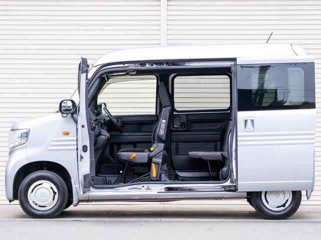 ご契約から納車まで担当営業を中心に、各スタッフ全員協力の上、迅速に進めさせていただきます。契約後車庫証明等の手続き中に、納車前車検又は点検をさせて頂き、ベストな態勢で納車の準備をさせて頂きます