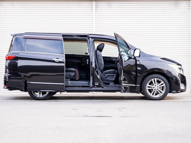 エルグランド ２５０ハイウェイスター　全国１年保証　スマートキー　プッシュスタート　両側パワースライドドア　純正ナビ　Ｂｌｕｅｔｏｏｔｈ　アラウンドビュー　後席モニター　フルオートエアコン　オートライト　ラゲッジルームシガーソケット（24枚目）